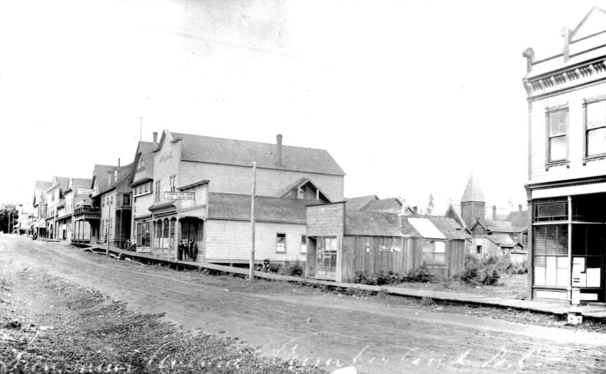 A View of Cumberland's Main Street