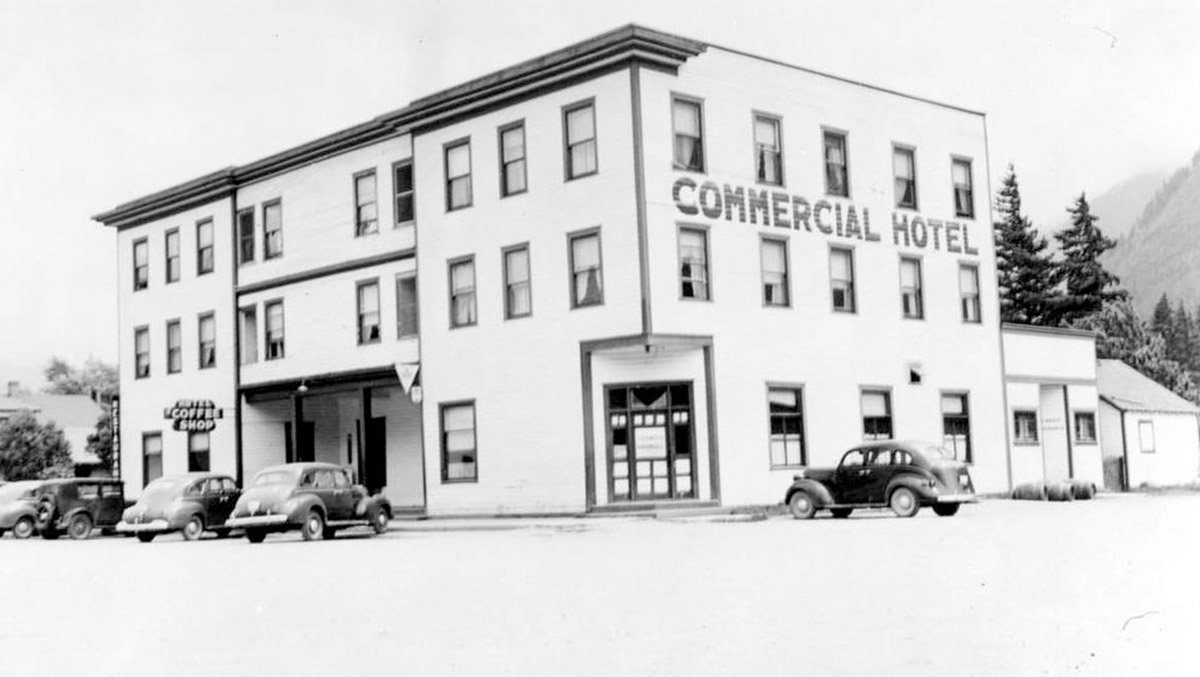 Commercial Hotel