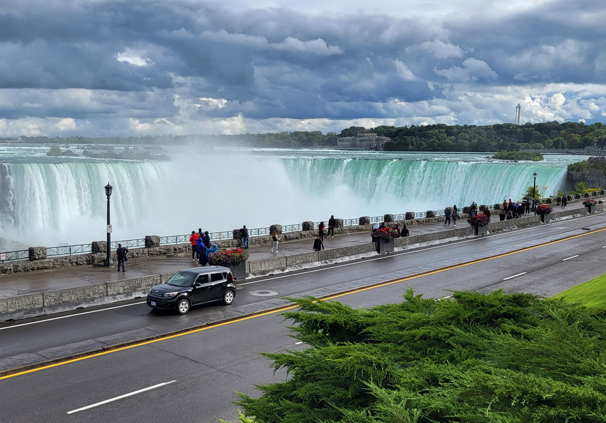 Viewing Horseshoe Falls