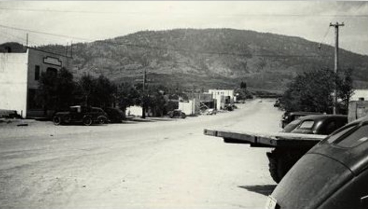 Main Street Looking West