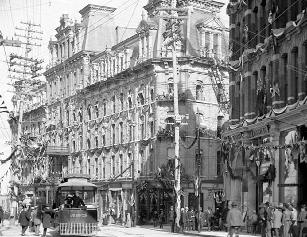 Decorations on Sparks Street