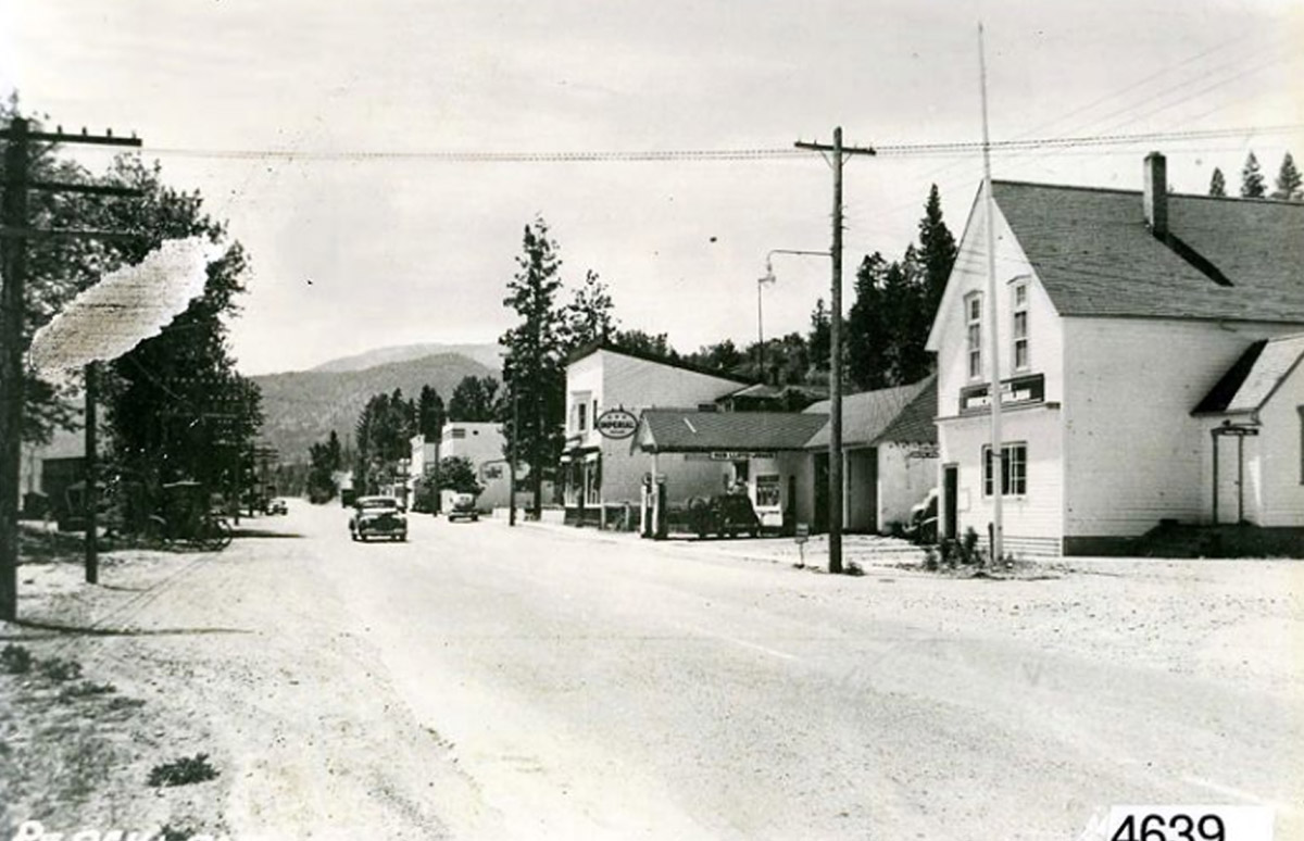 Beach Avenue and the Municipal Hall