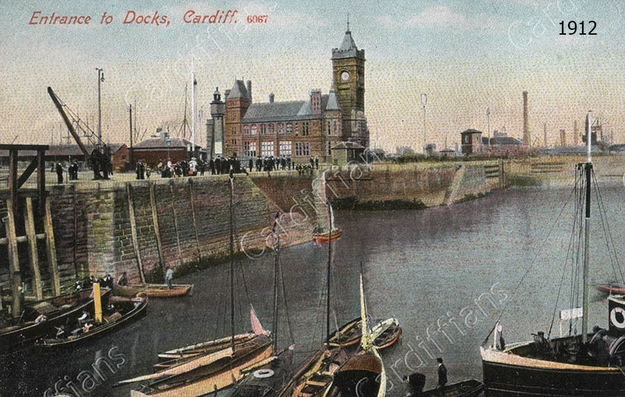 Postcard of Pierhead