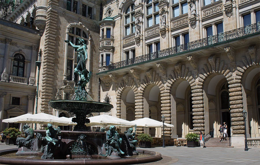 Rathaus Fountain