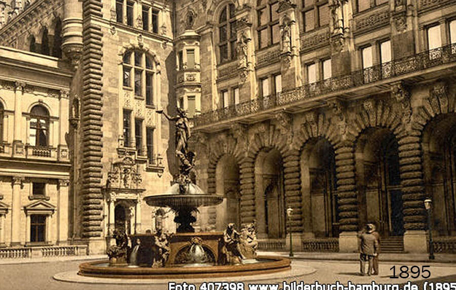 Rathaus Fountain