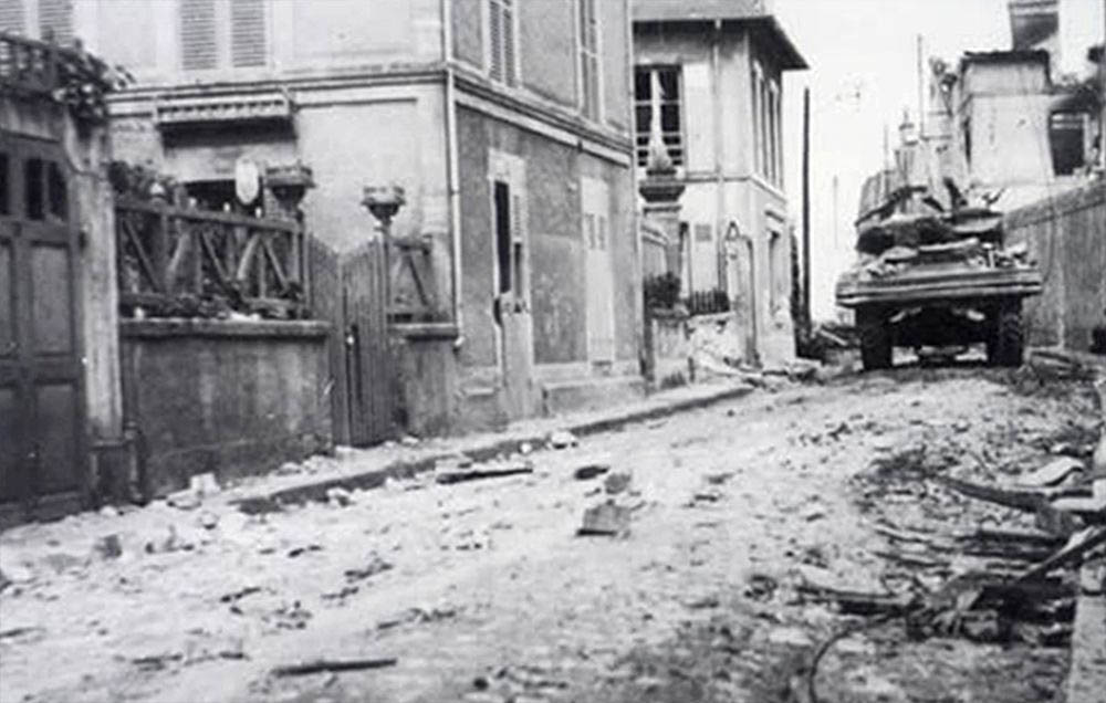 DD Sherman on Rue Canet
