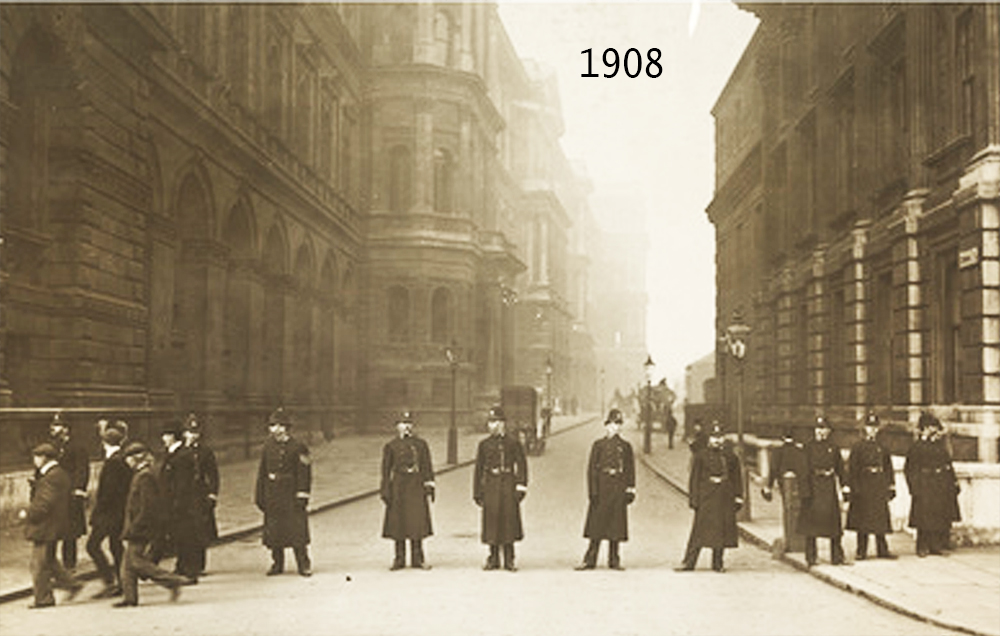 Police by Downing Street