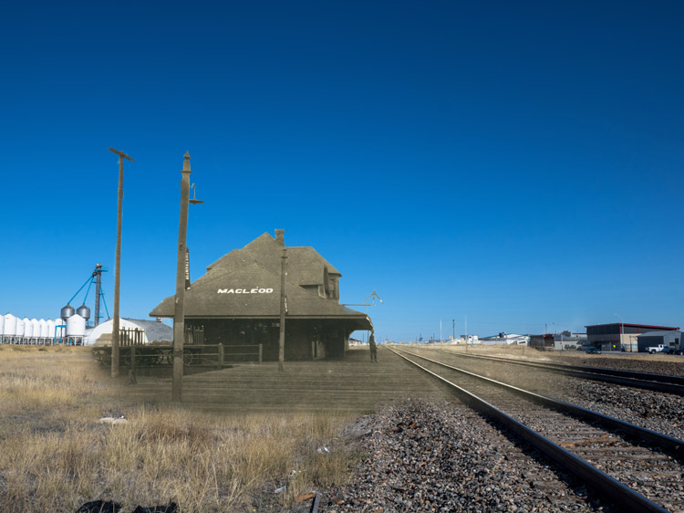 Macleod Train Station